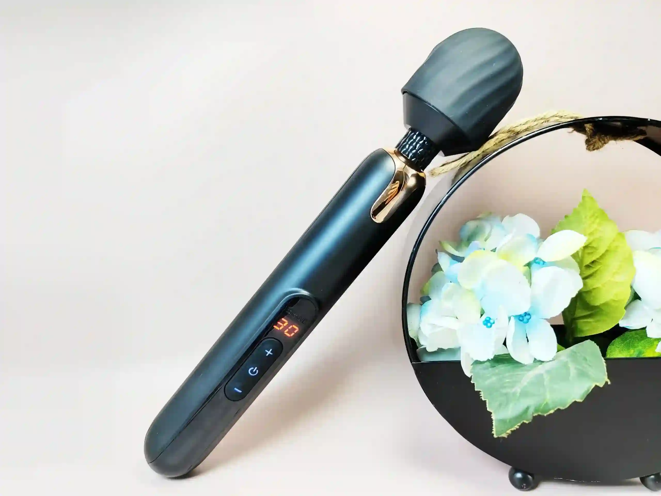 13 inch ergonomic abs vibrator