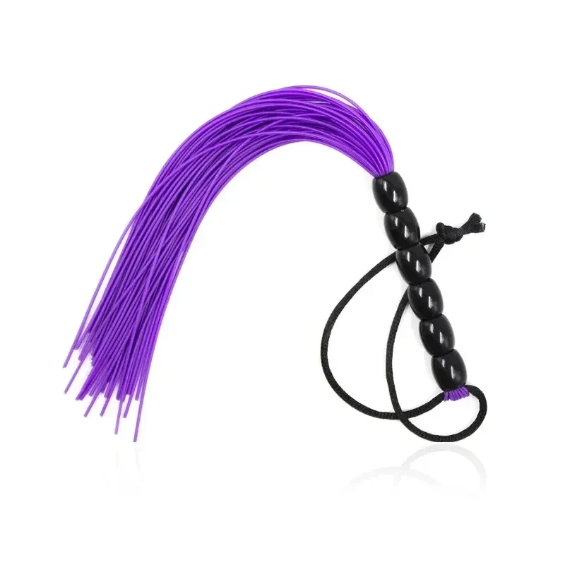 comfortable grip leather flogger